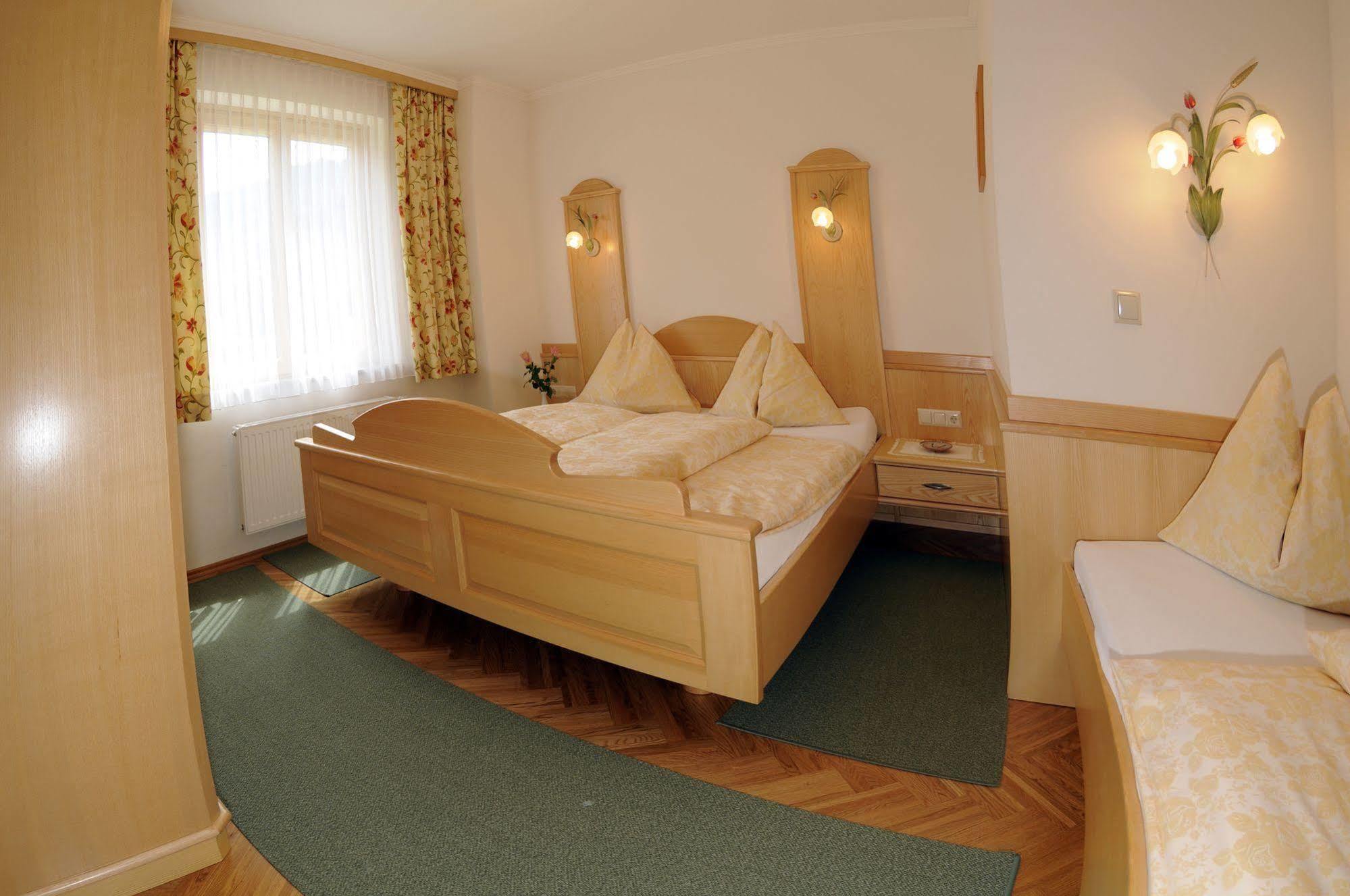 Gasthof Zur Gams Donnersbachwald Esterno foto