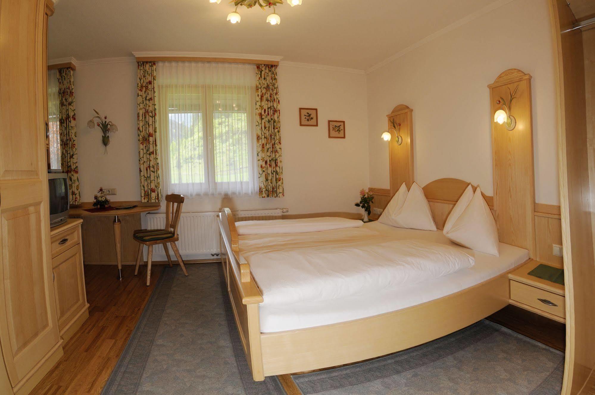 Gasthof Zur Gams Donnersbachwald Esterno foto